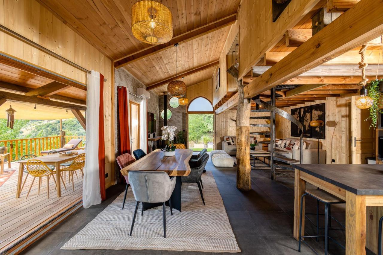 Domaine De Chalvêches 4*